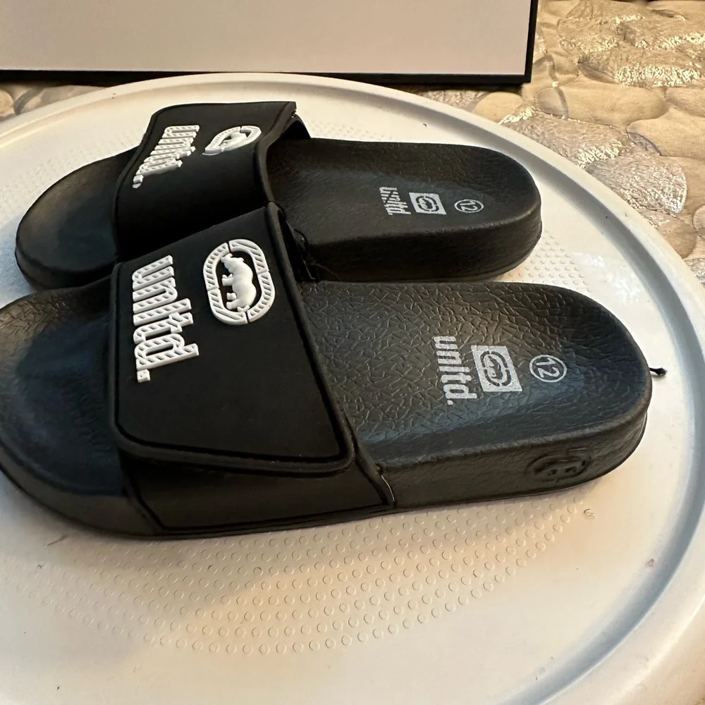 🆕Ecko Unlimited Kid Slides